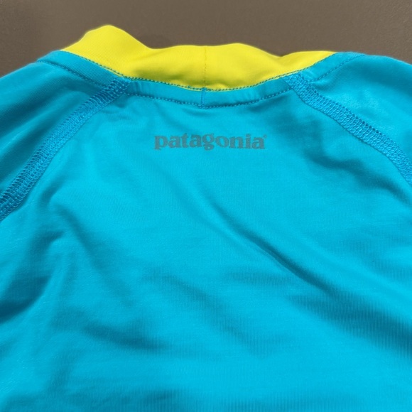 Patagonia Rashguard Size 7-8 - Picture 3 of 3